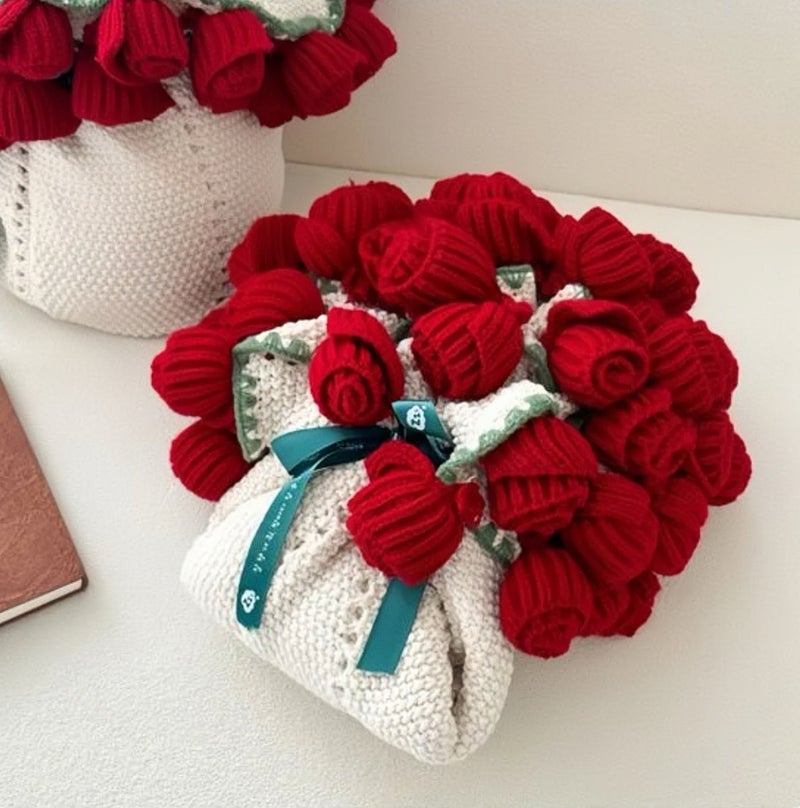 بطانية منسوجة يدويًا بـ 99 وردة حمراء (قطر 1.6 متر) - مصنوعة يدويًا بالكامل | ديكور للمنزل والمكتب والسيارة - Image 1